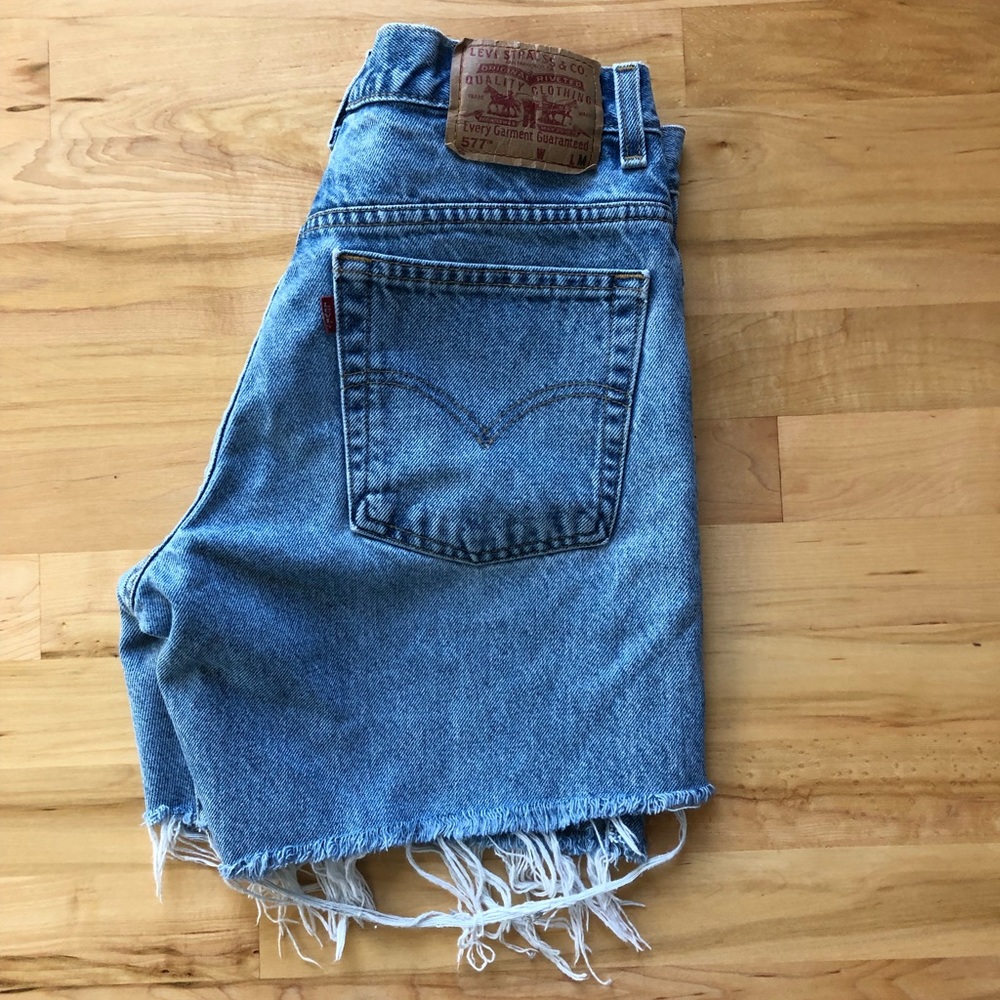 Levi’s 577 Cut Off Shorts